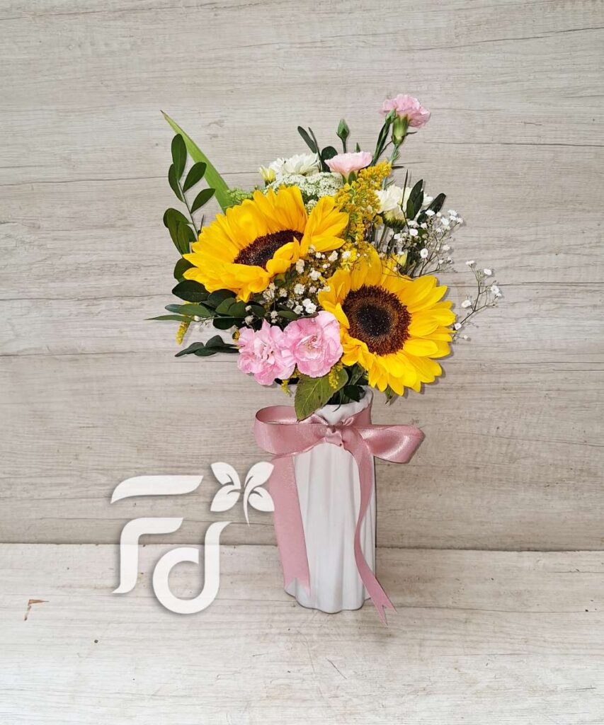 Ramo de Girasoles, Follaje en Ceramica y Caja